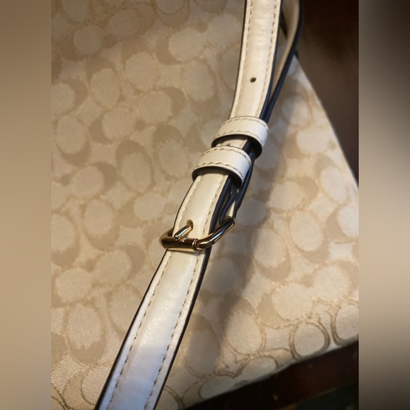 Signature Jacquard Crossbody Khaki - Picture 14 of 16